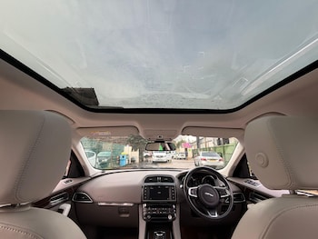 Used Jaguar F-Pace 2018 for sale - 76965146: Photo