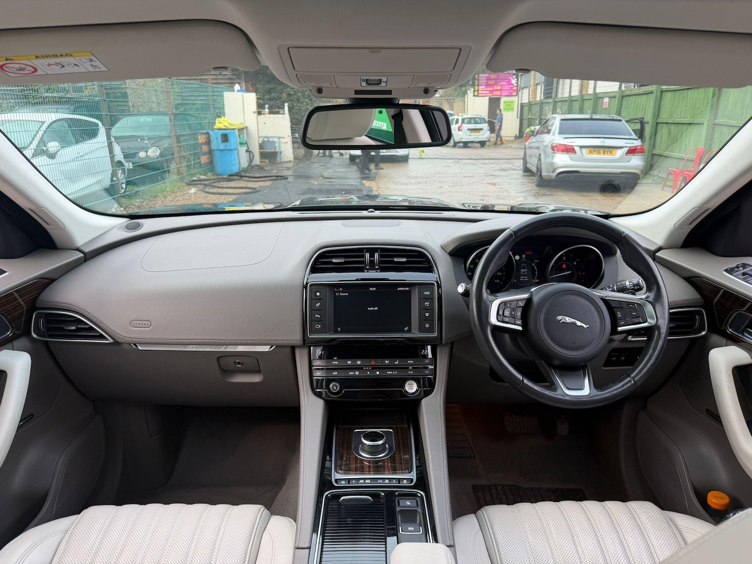 Used Jaguar F-Pace 2018 for sale - 76965146: Photo 7