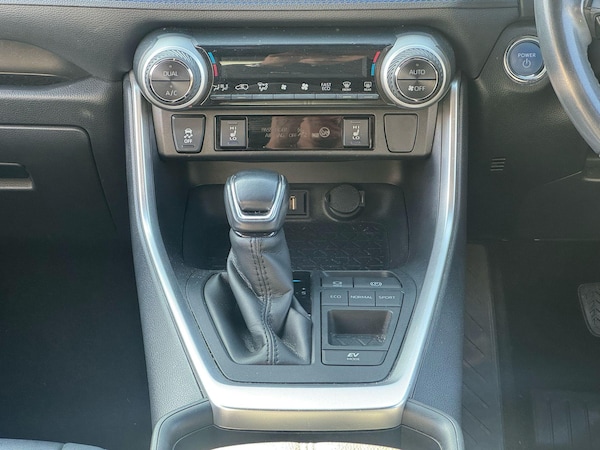 Used Toyota RAV4 2020 for sale - 74810588: Photo 15