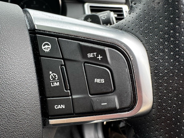 Used Land Rover Discovery Sport 2017 for sale - 74433687: Photo 33