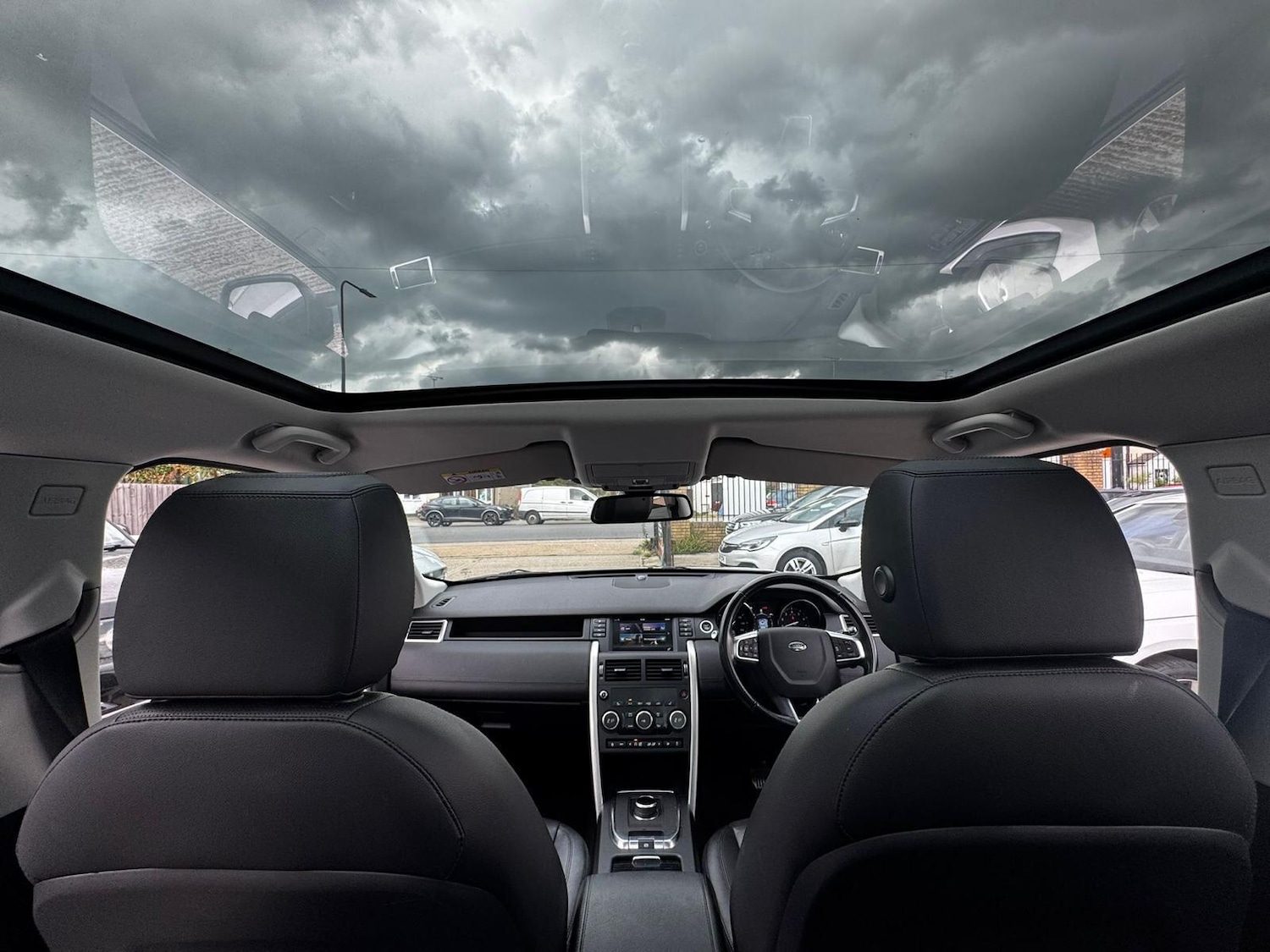 Used Land Rover Discovery Sport 2018 for sale - 76887146: Photo 2