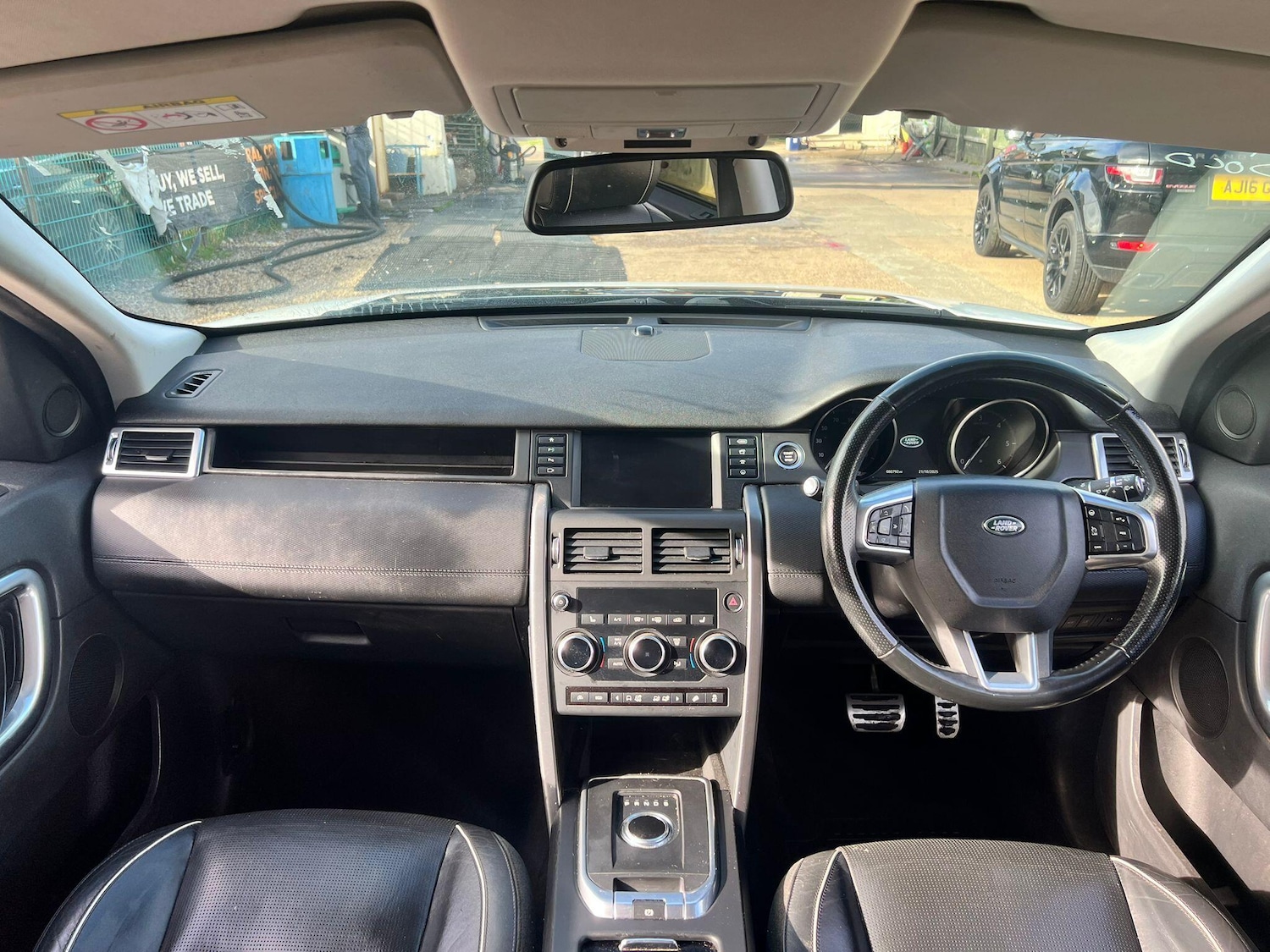 Used Land Rover Discovery Sport 2017 for sale - 76337408: Photo 25