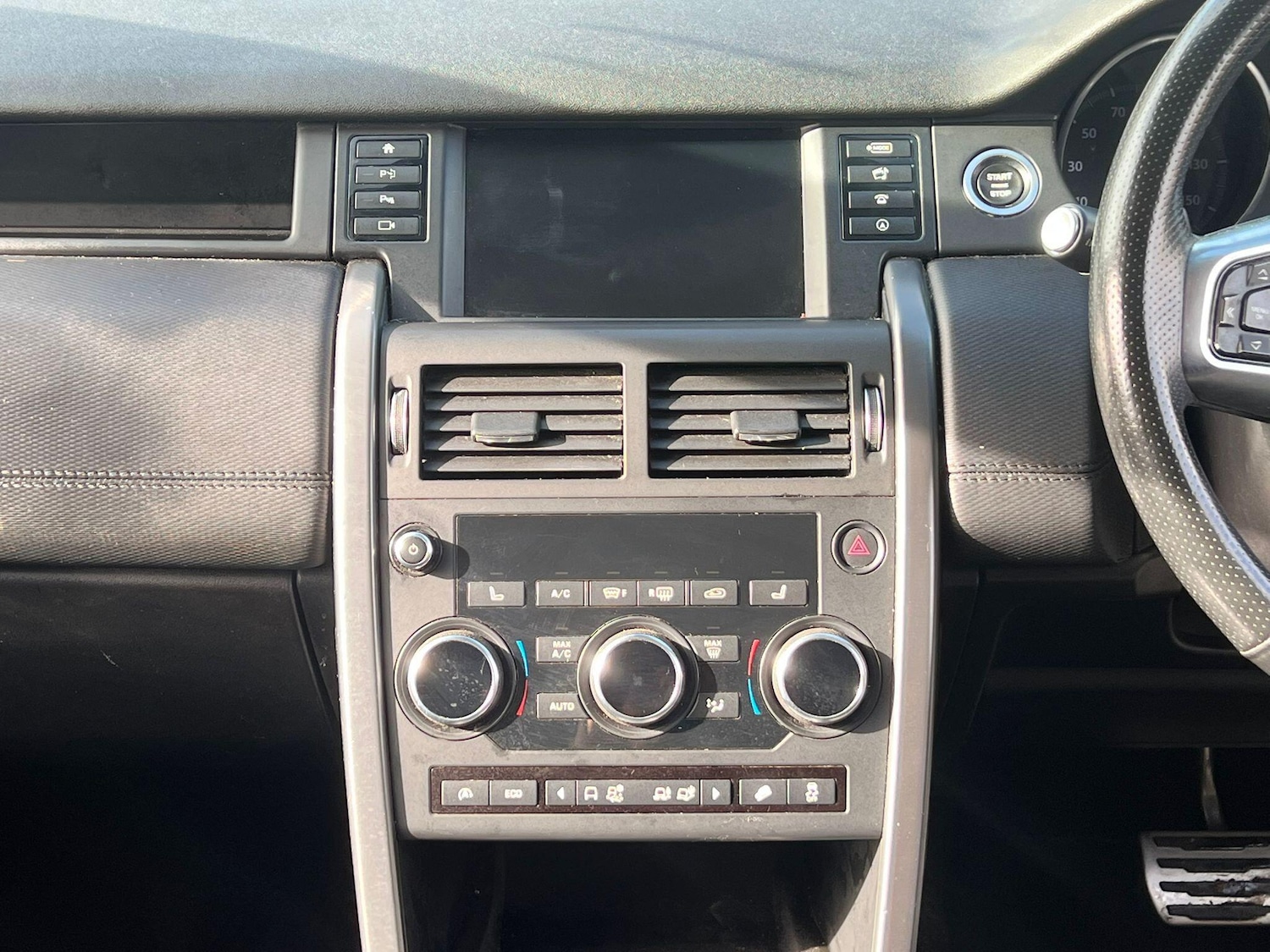 Used Land Rover Discovery Sport 2017 for sale - 76337408: Photo 26