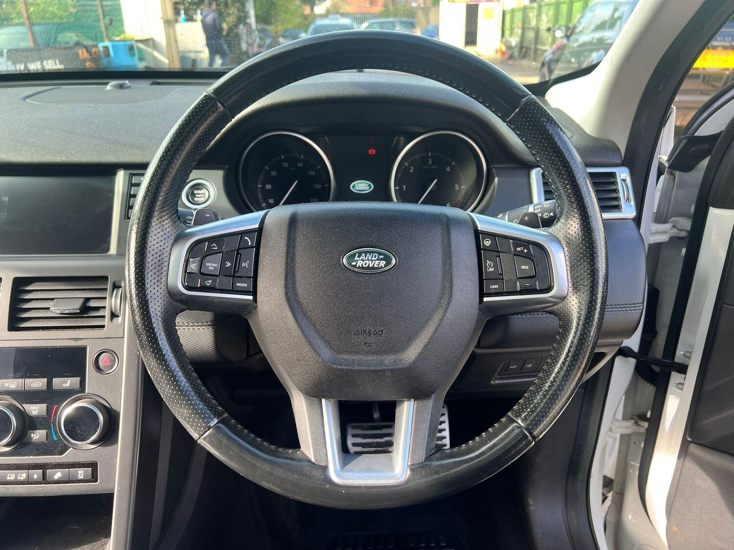 Used Land Rover Discovery Sport 2017 for sale - 76337408: Photo 28