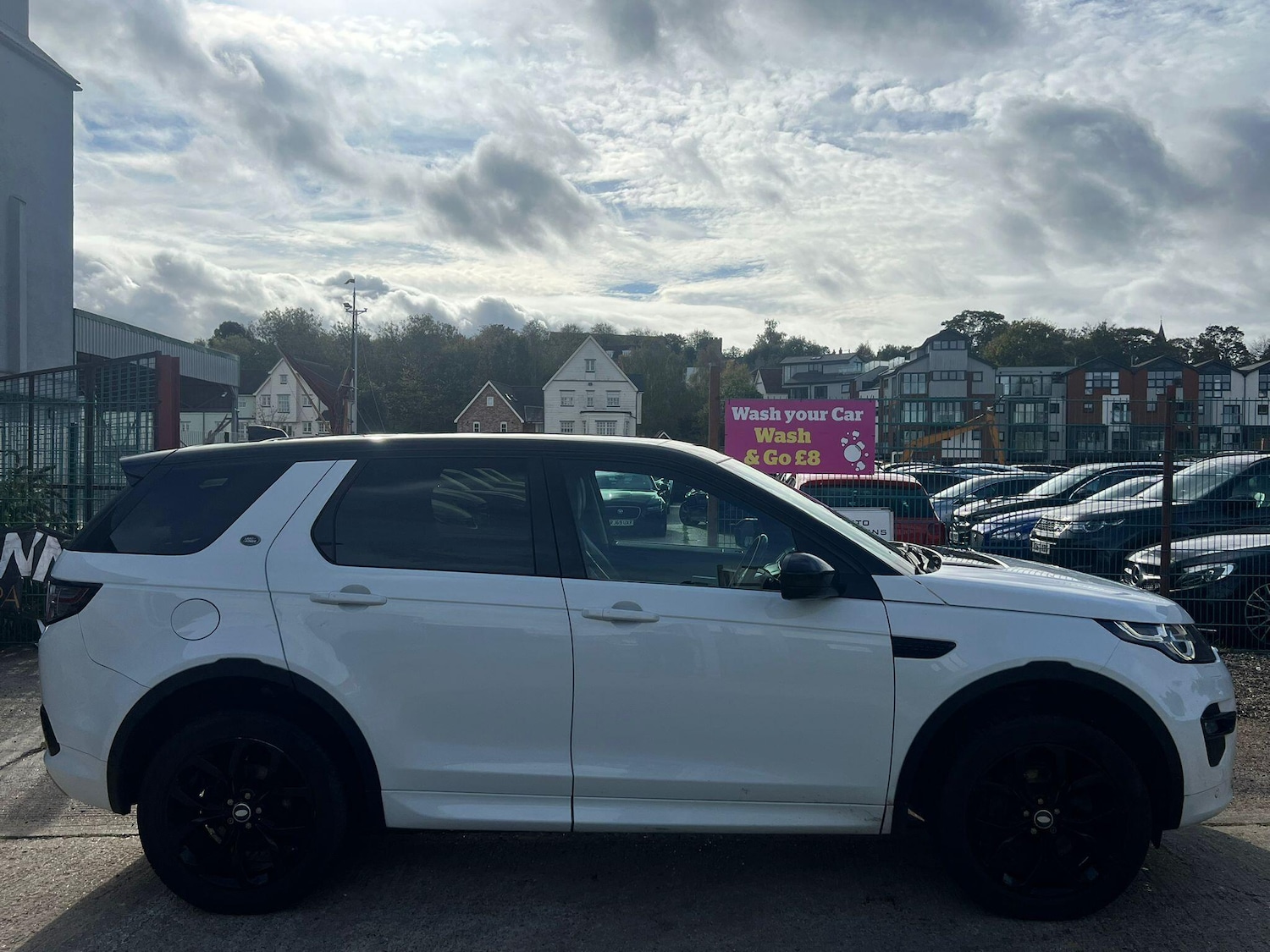 Used Land Rover Discovery Sport 2017 for sale - 76337408: Photo 3
