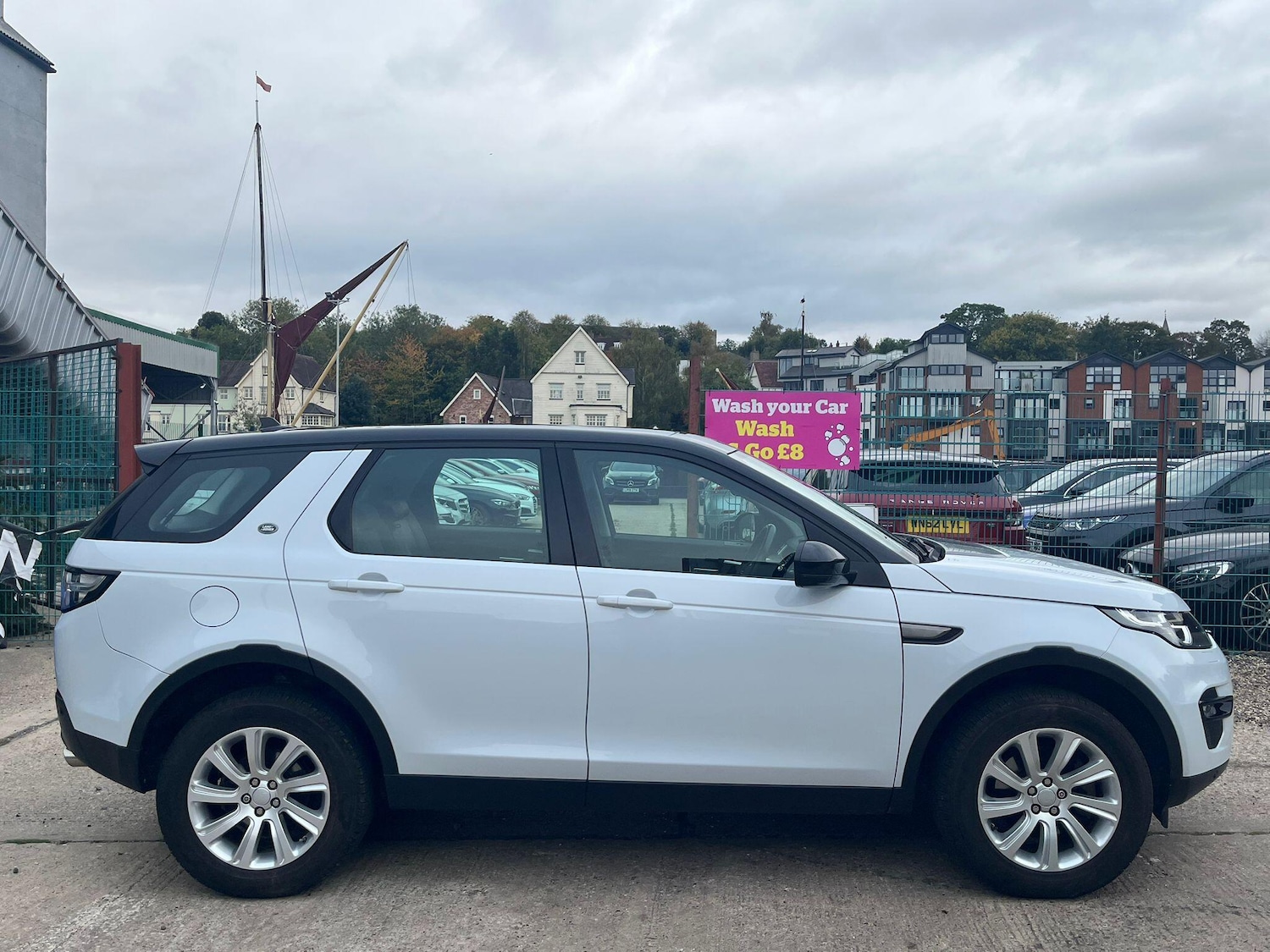 Used Land Rover Discovery Sport 2016 for sale - 76259672: Photo 9