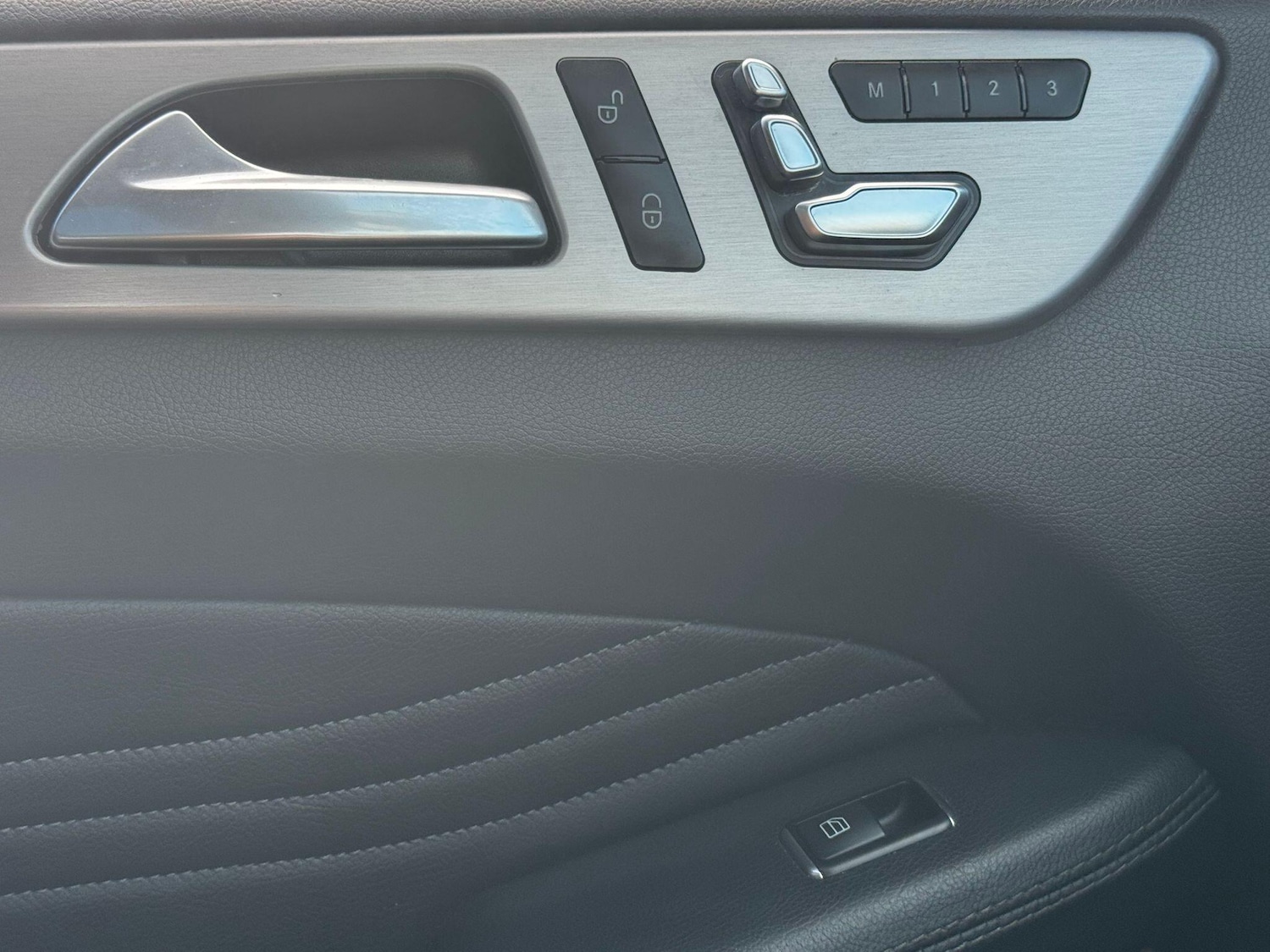 Used Mercedes-Benz GLE for sale - 77705357: Photo 9