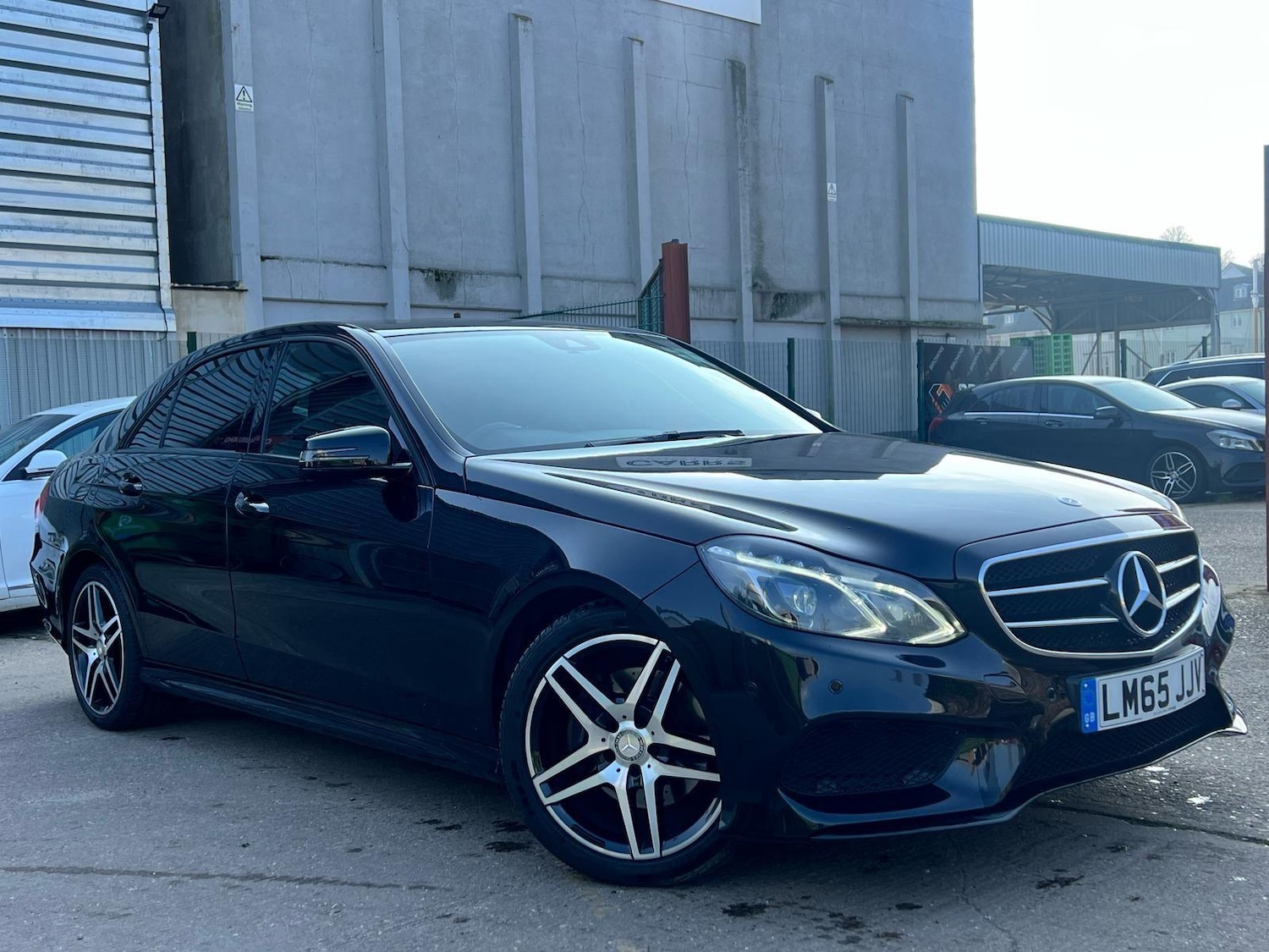 Used Mercedes-Benz E Class 2015 for sale - 76865710: Photo 1