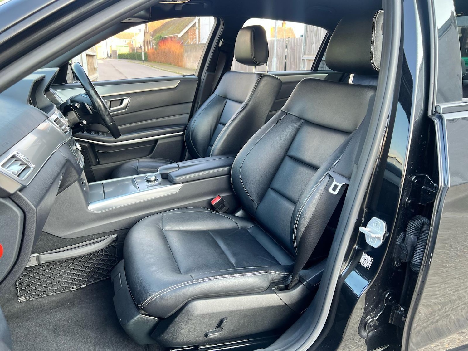 Used Mercedes-Benz E Class 2015 for sale - 76865710: Photo 20