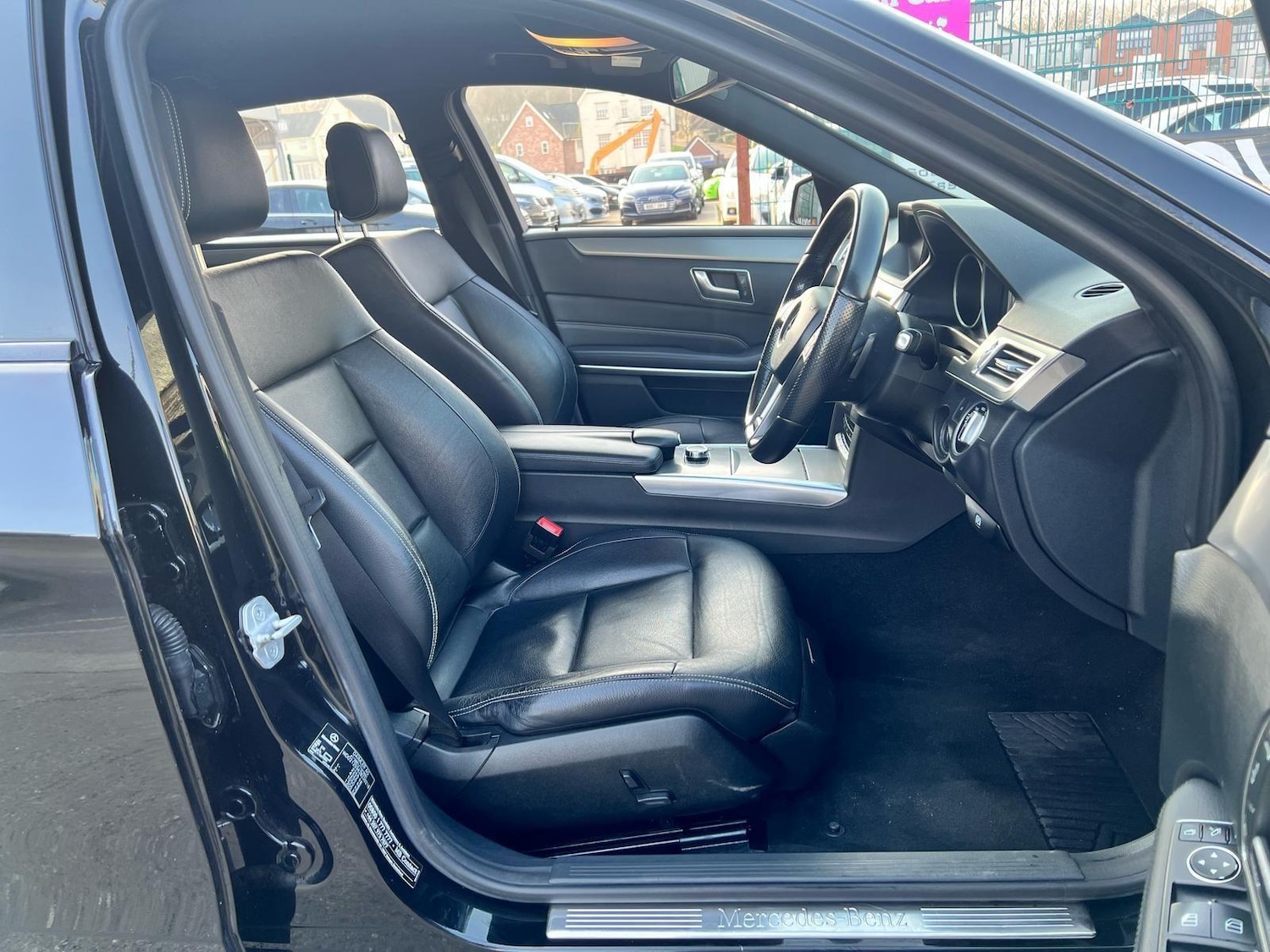 Used Mercedes-Benz E Class 2015 for sale - 76865710: Photo 31