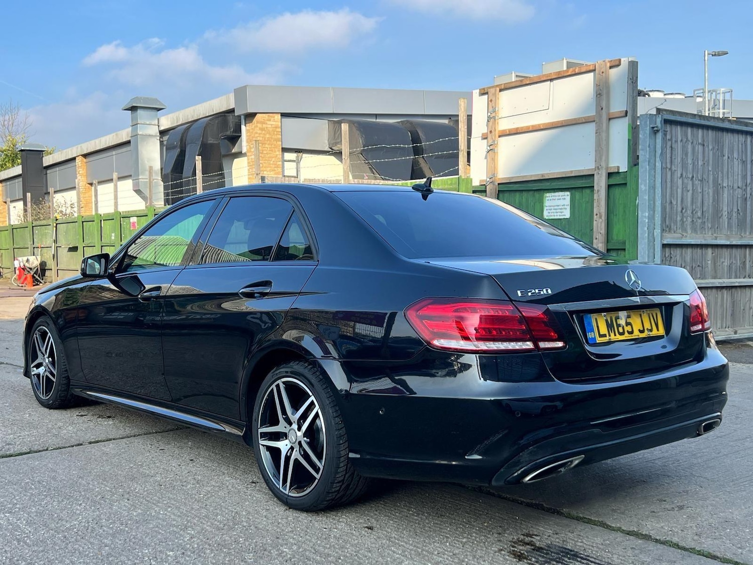 Used Mercedes-Benz E Class 2015 for sale - 76865710: Photo 5