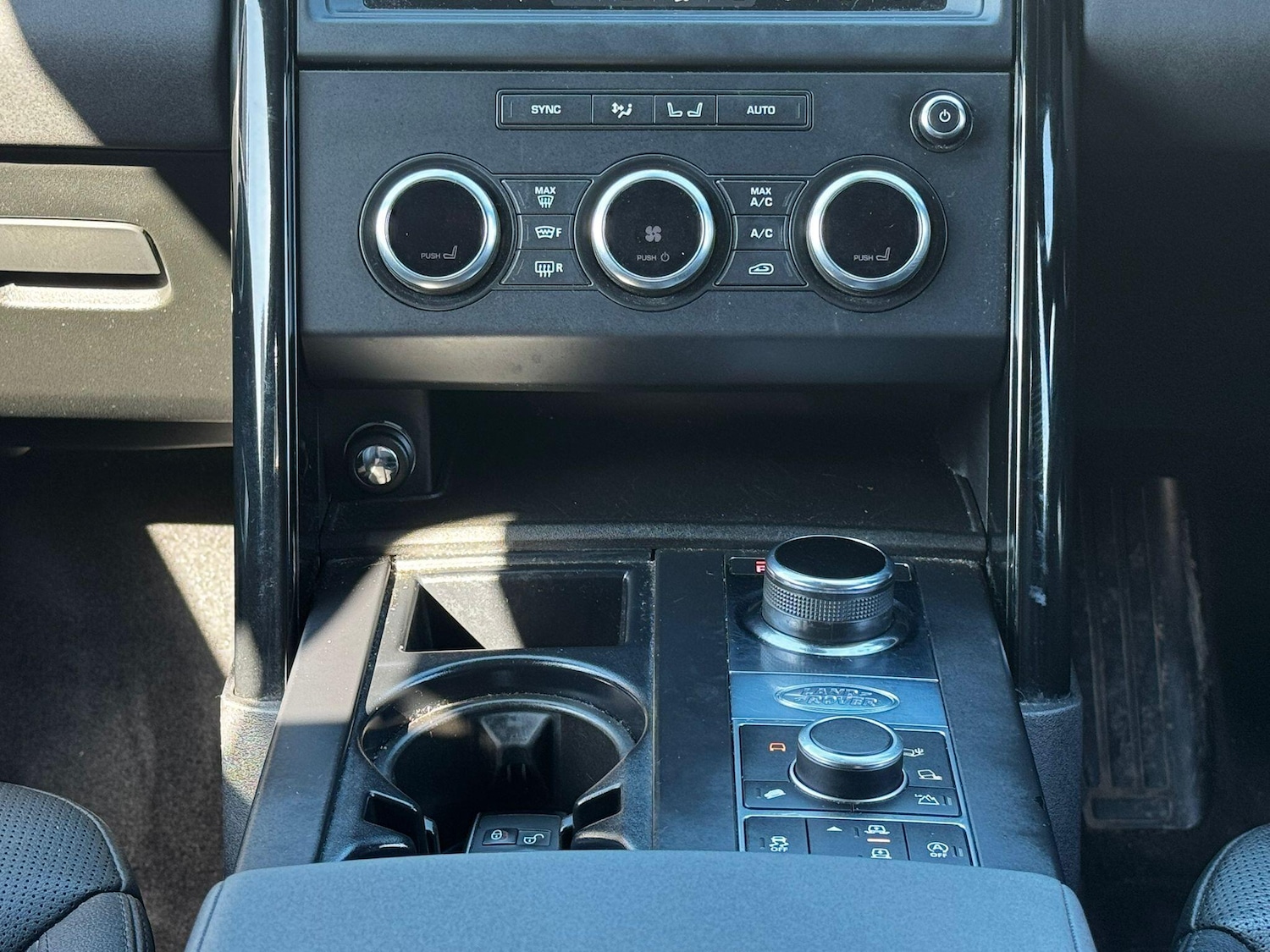 Used Land Rover Discovery 2018 for sale - 76990006: Photo 29