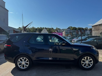 Used Land Rover Discovery 2018 for sale - 76990006: Photo