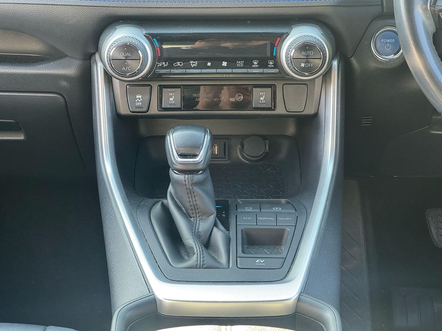 Used Toyota RAV4 2020 for sale - 76688597: Photo 15