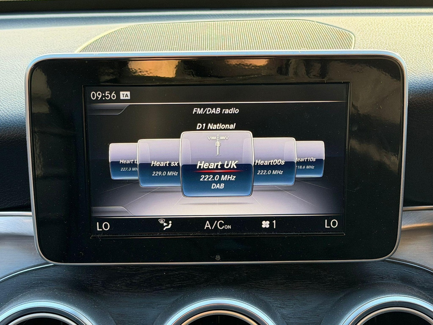 Used Mercedes-Benz C Class 2018 for sale - 76918634: Photo 12