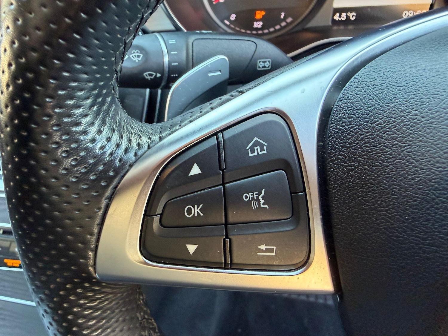 Used Mercedes-Benz C Class 2018 for sale - 76918634: Photo 21