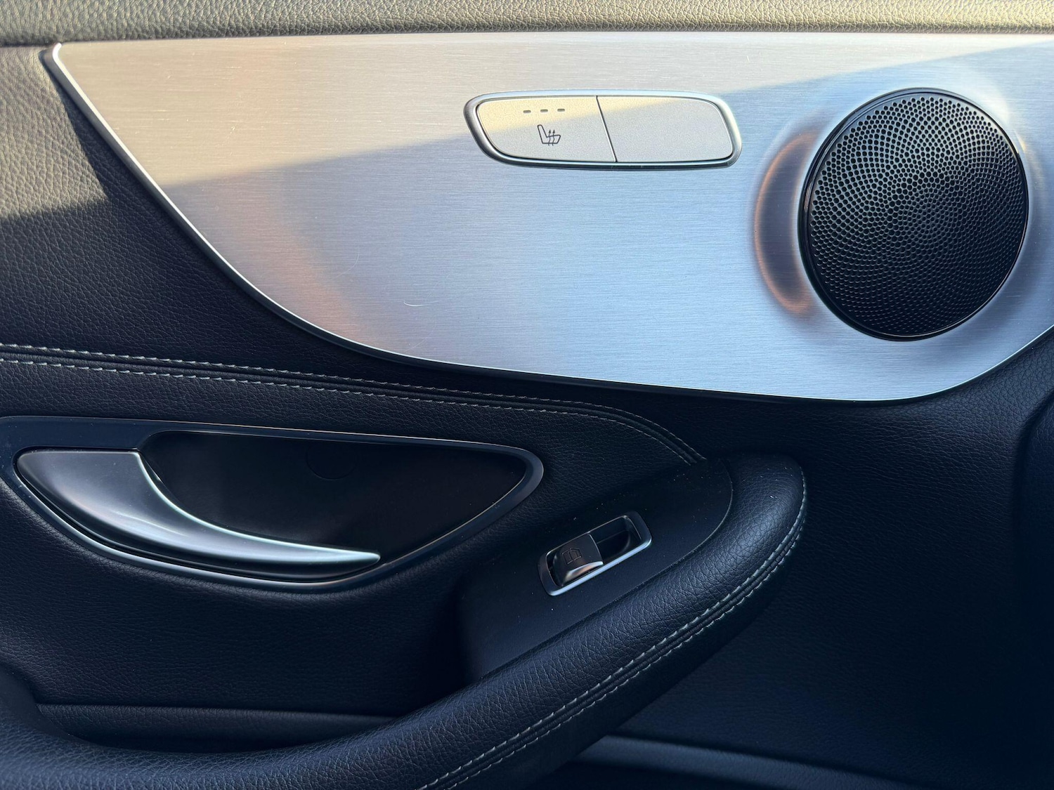 Used Mercedes-Benz C Class 2018 for sale - 76918634: Photo 4