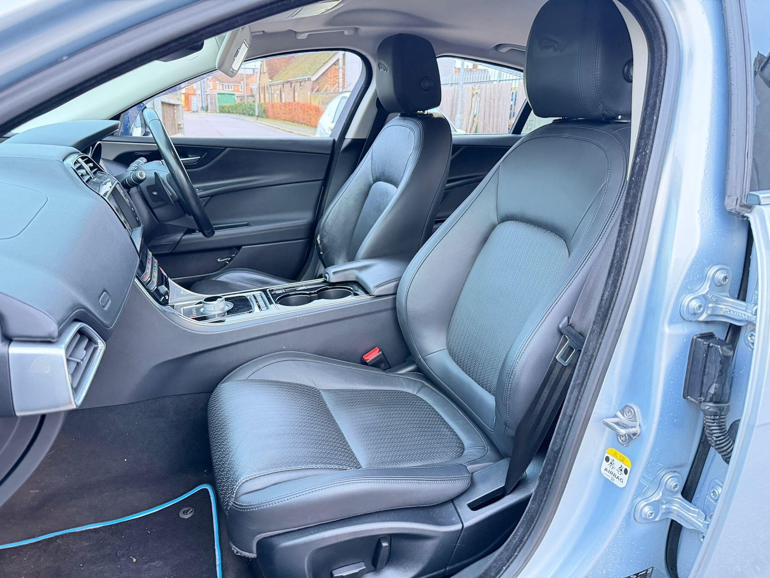 Used Jaguar XE 2015 for sale - 77386938: Photo 26