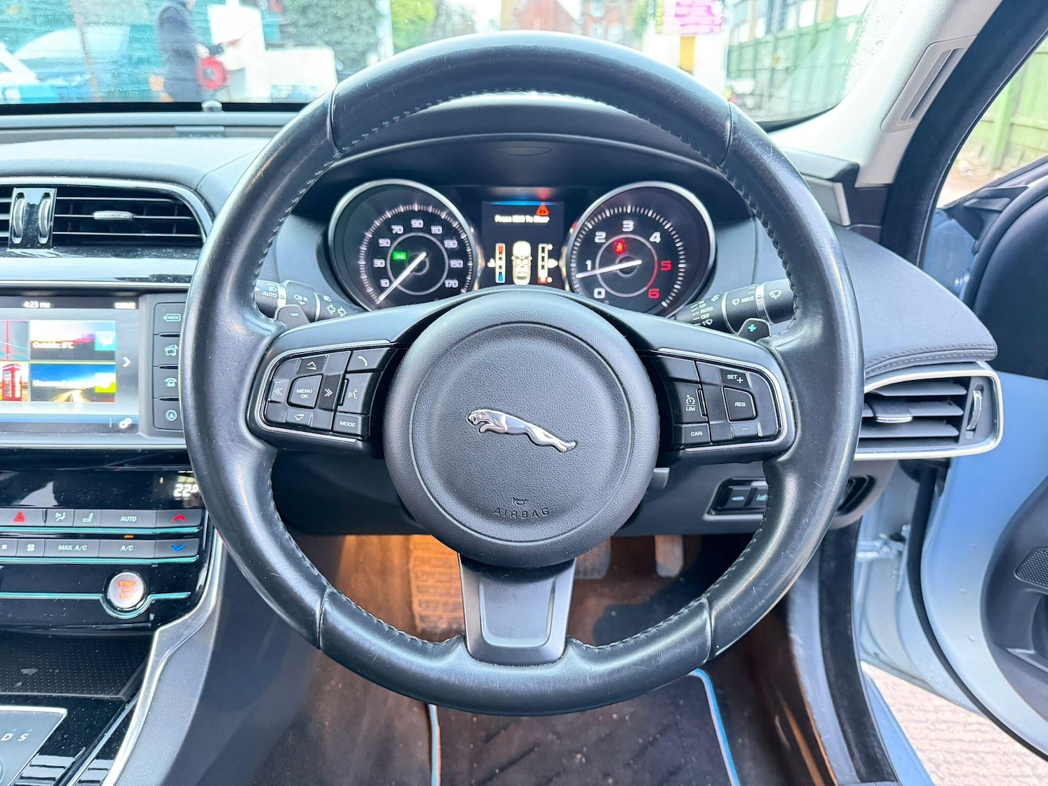 Used Jaguar XE 2015 for sale - 77386938: Photo 29