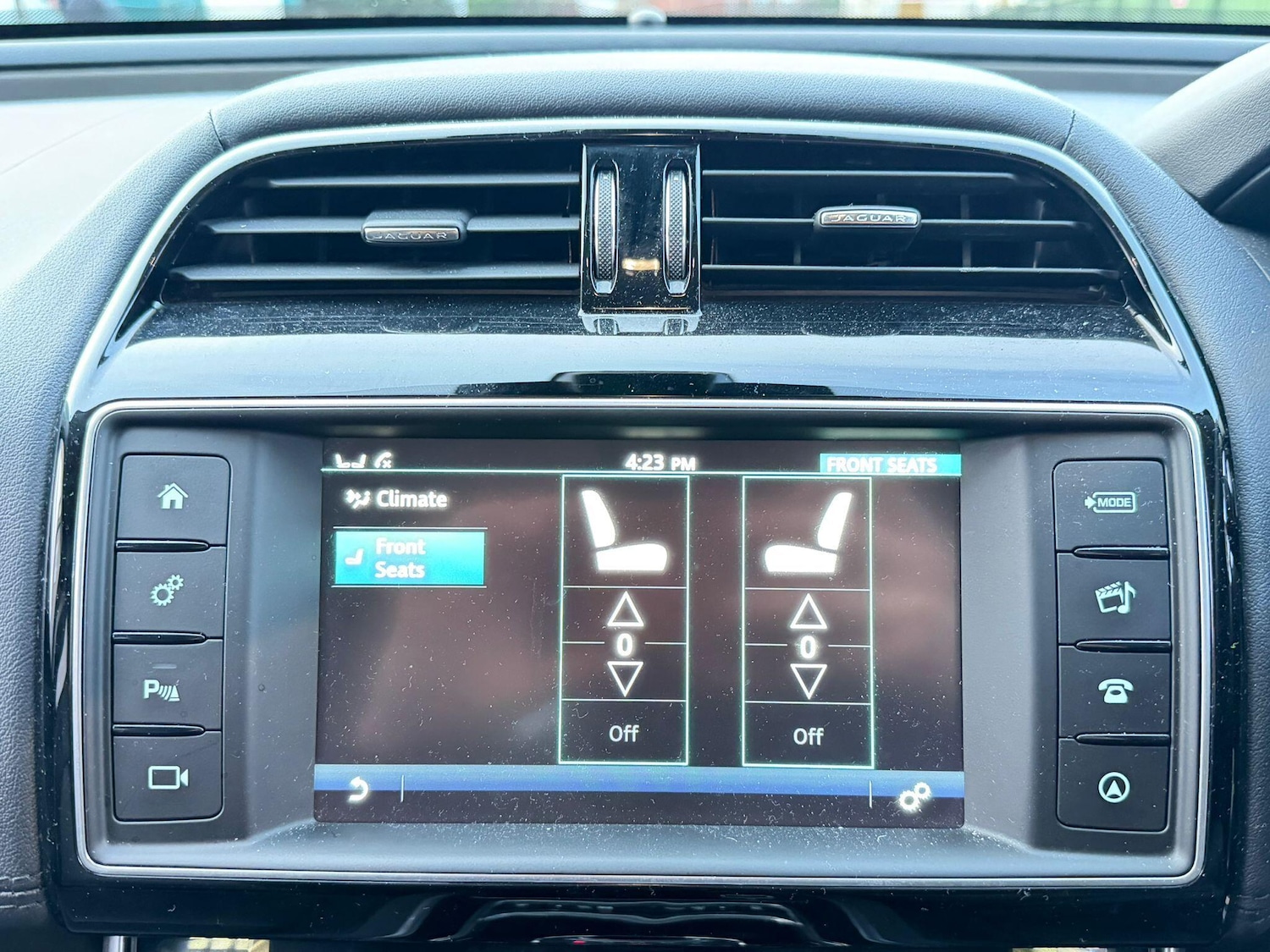 Used Jaguar XE 2015 for sale - 77386938: Photo 33