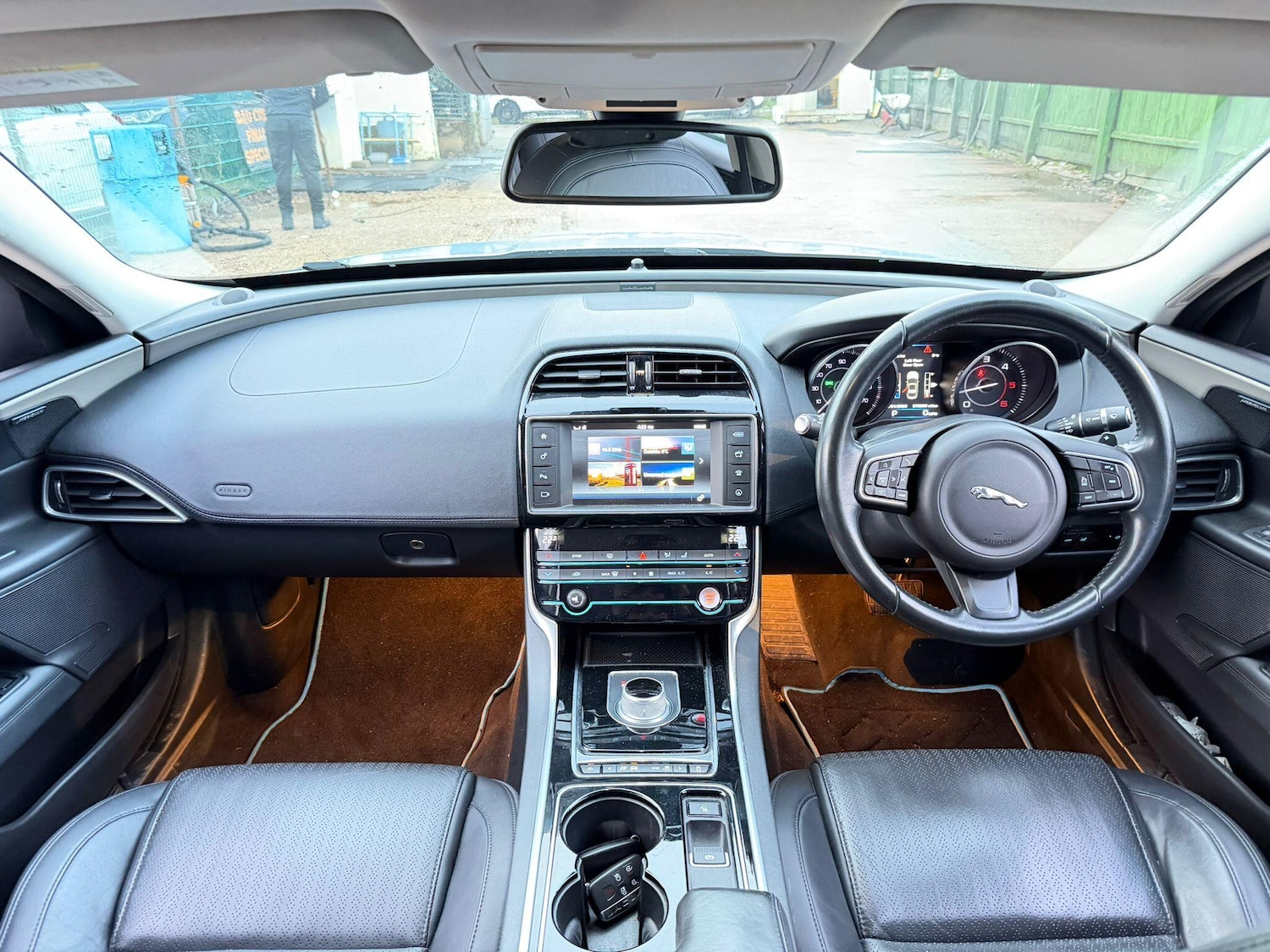 Used Jaguar XE 2015 for sale - 77386938: Photo 7