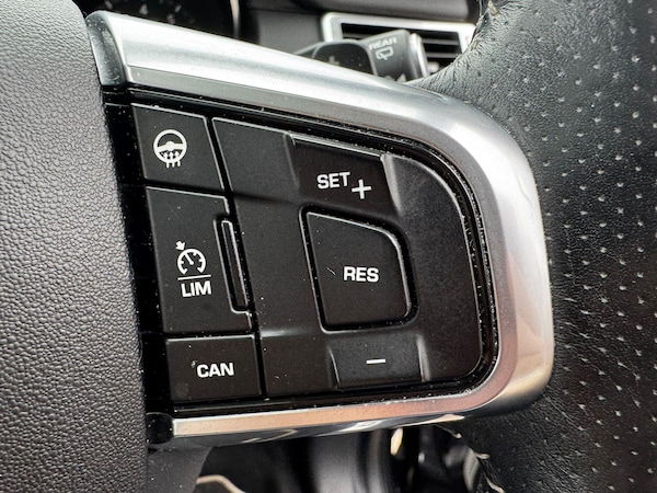Used Land Rover Discovery Sport 2017 for sale - 74668245: Photo 17