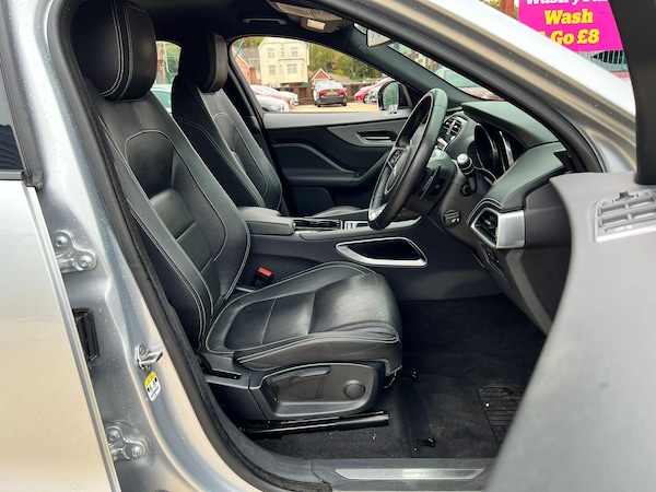 Used Jaguar F-Pace 2017 for sale - 76307679: Photo 14
