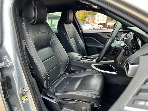 Used Jaguar F-Pace 2017 for sale - 76307679: Photo 15