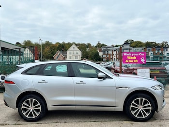 Used Jaguar F-Pace 2017 for sale - 76307679: Photo 3