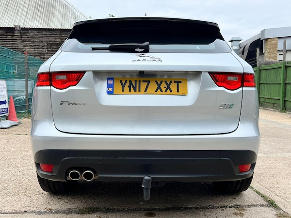 Used Jaguar F-Pace 2017 for sale - 76307679: Photo 6