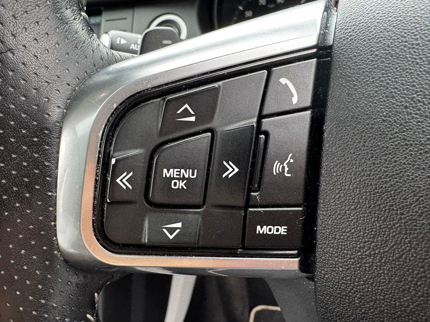 Used Land Rover Discovery Sport 2017 for sale - 76992894: Photo 18