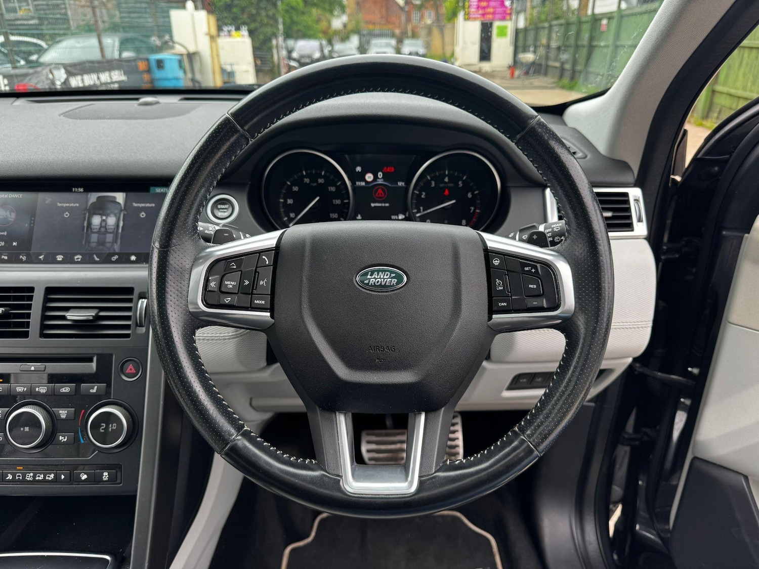 Used Land Rover Discovery Sport 2017 for sale - 76992894: Photo 19