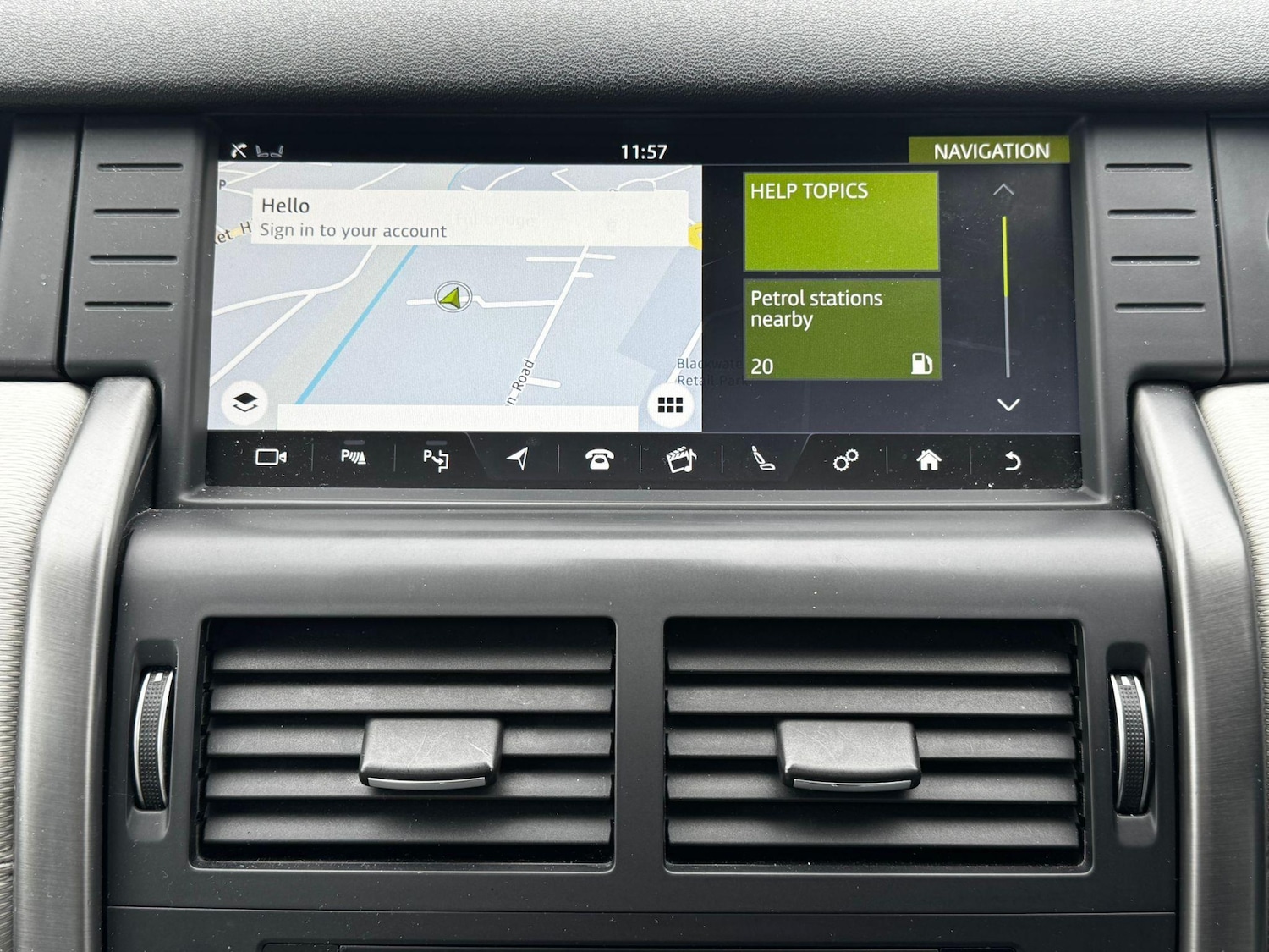 Used Land Rover Discovery Sport 2017 for sale - 76992894: Photo 2