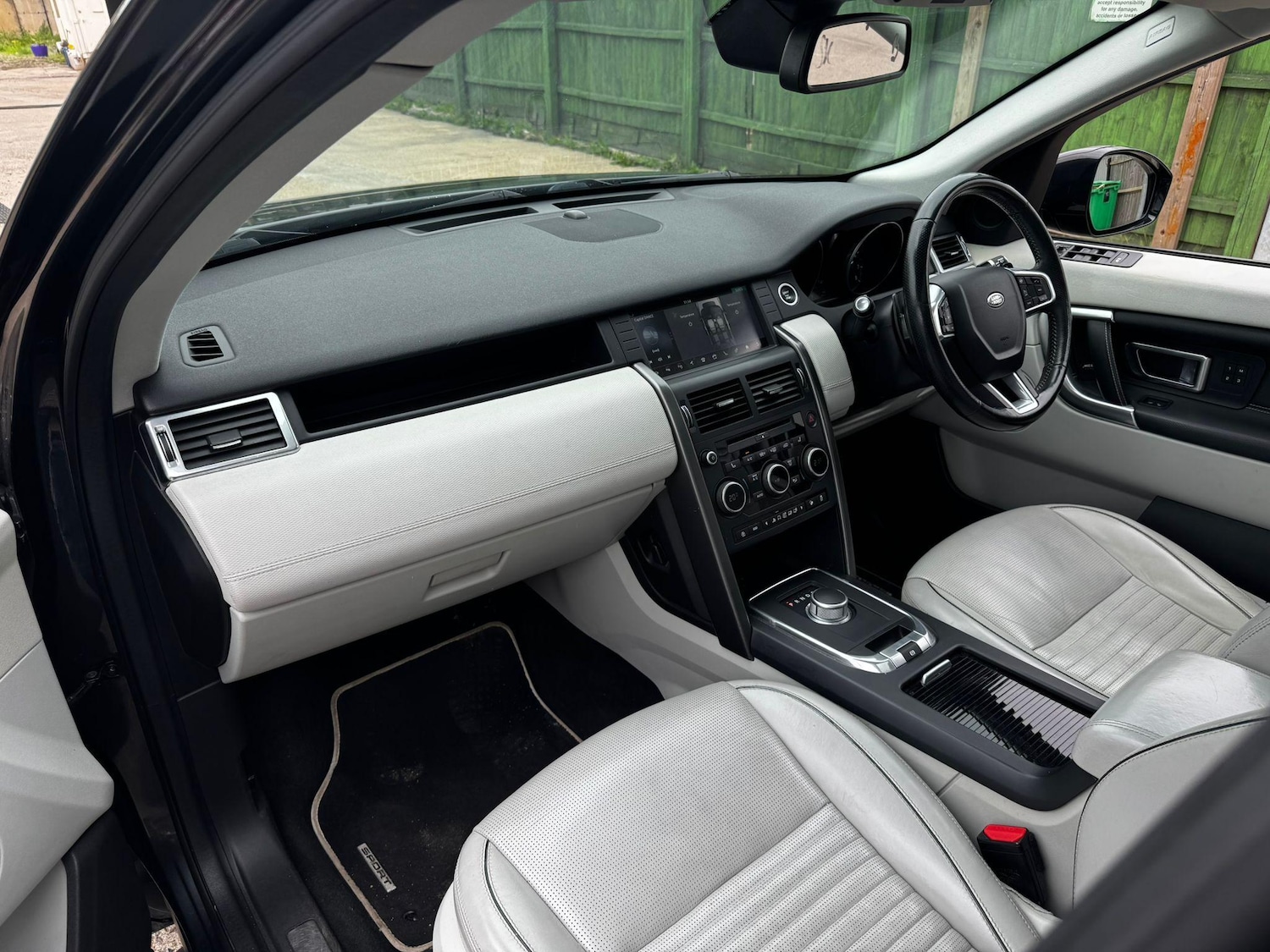 Used Land Rover Discovery Sport 2017 for sale - 76992894: Photo 23