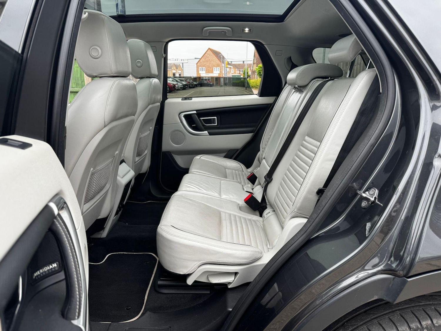 Used Land Rover Discovery Sport 2017 for sale - 76992894: Photo 28