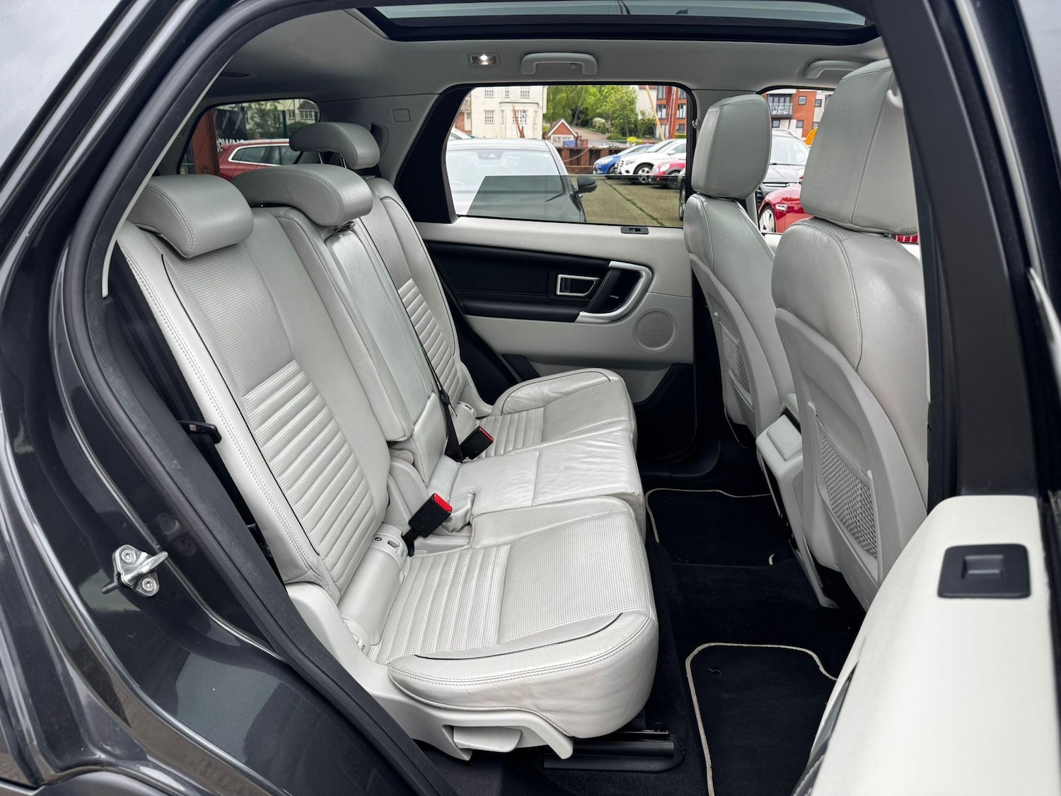 Used Land Rover Discovery Sport 2017 for sale - 76992894: Photo 31