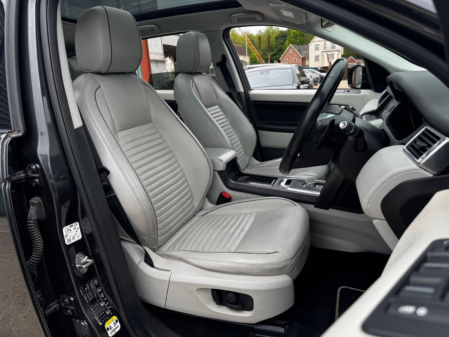 Used Land Rover Discovery Sport 2017 for sale - 76992894: Photo 32