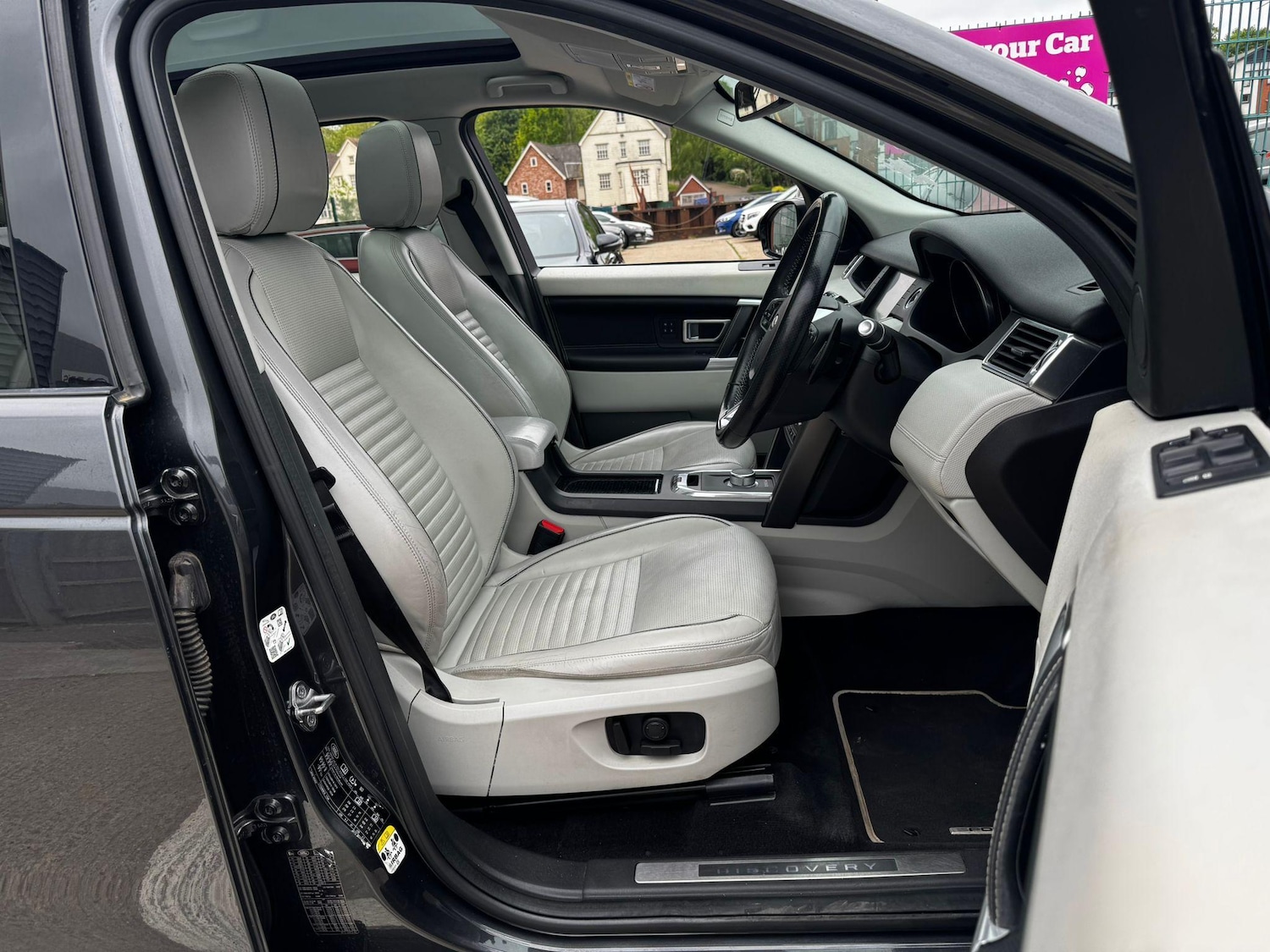 Used Land Rover Discovery Sport 2017 for sale - 76992894: Photo 33