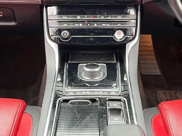 Used Jaguar XE 2018 for sale - 76270262: Photo 18