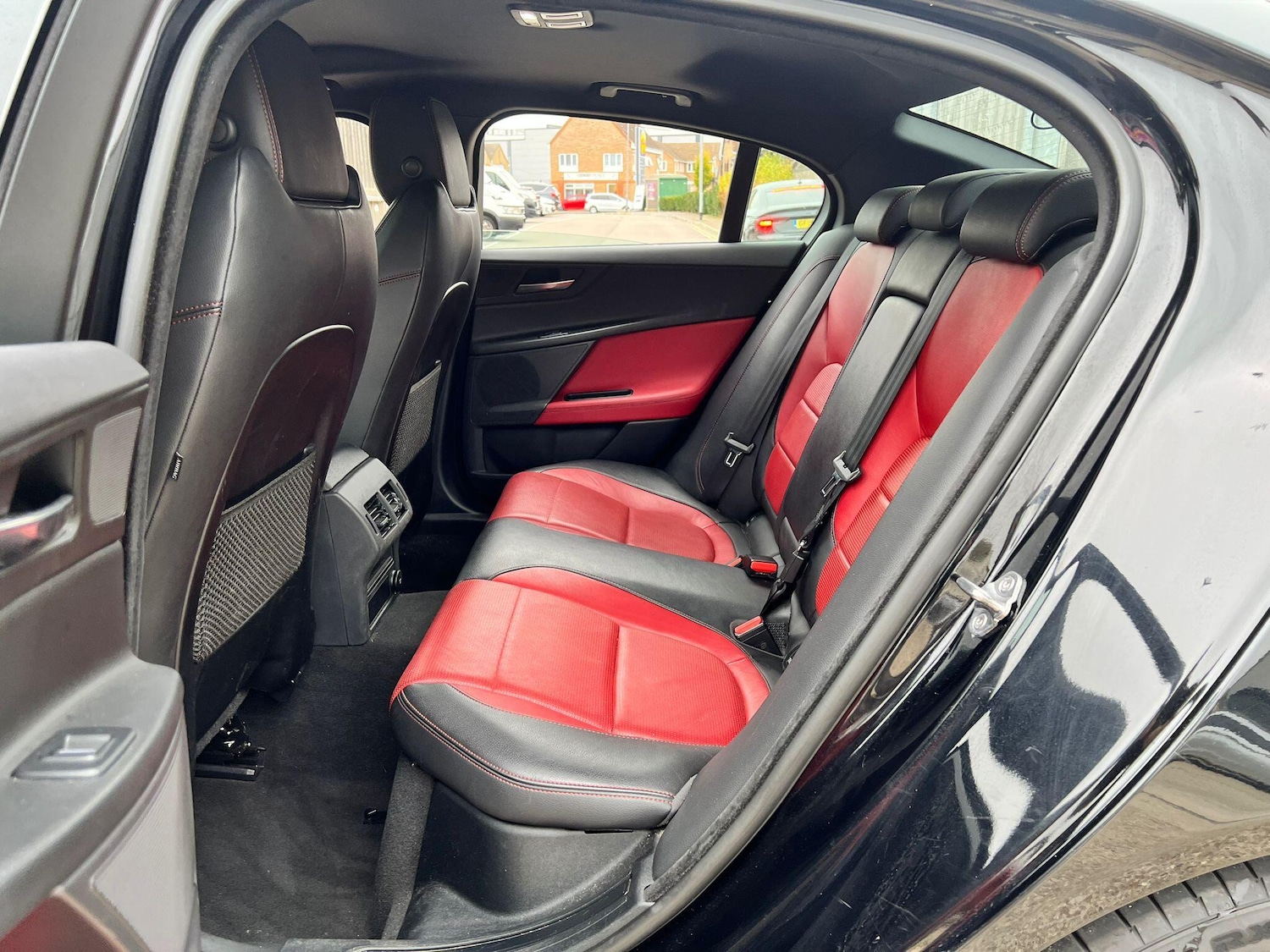 Used Jaguar XE 2018 for sale - 76270262: Photo 20