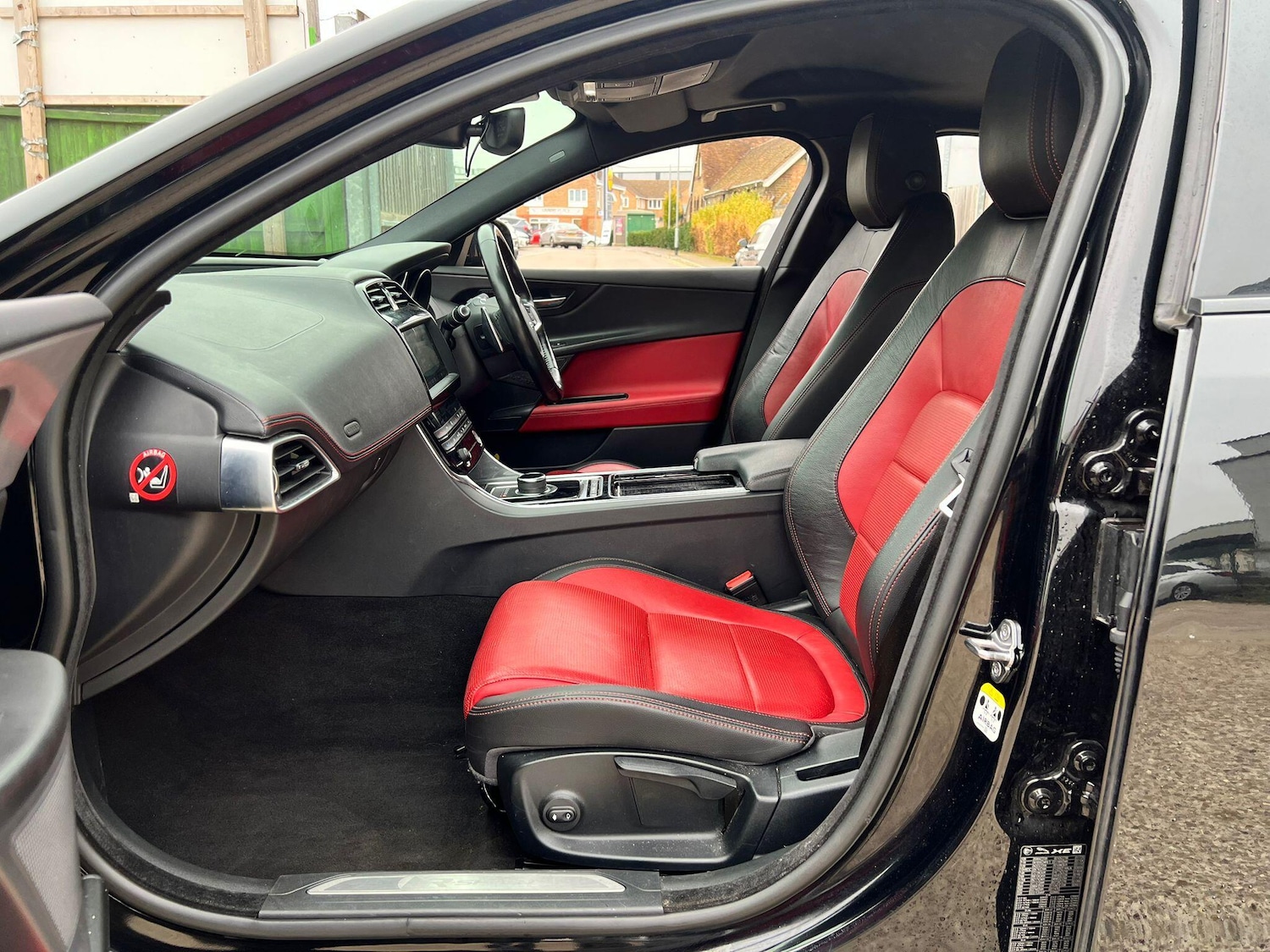 Used Jaguar XE 2018 for sale - 76270262: Photo 23