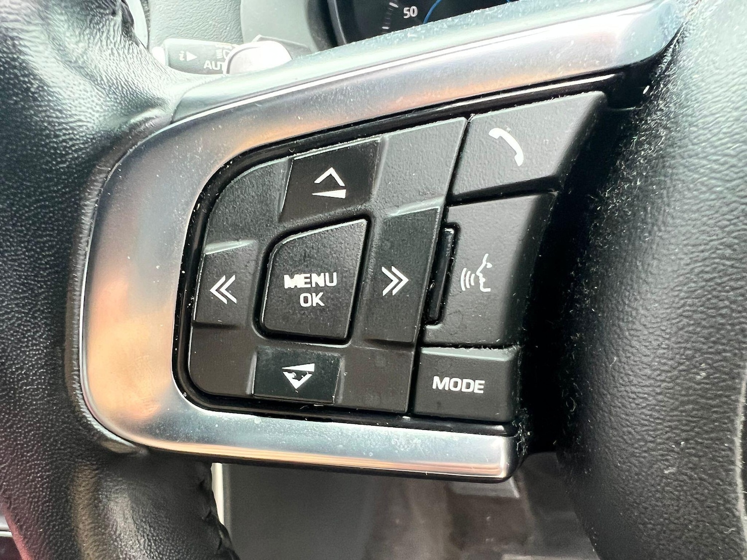 Used Jaguar XE 2018 for sale - 76270262: Photo 29