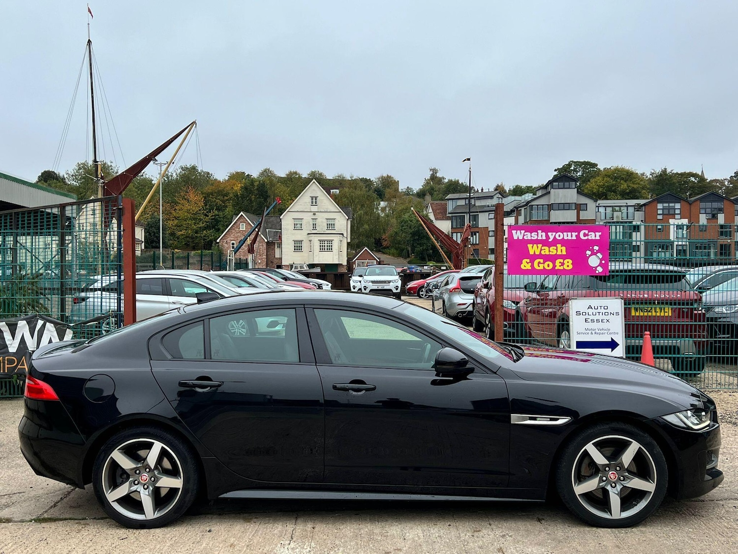 Used Jaguar XE 2018 for sale - 76270262: Photo 3