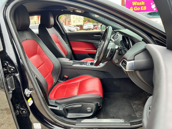 Used Jaguar XE 2018 for sale - 76270262: Photo 4