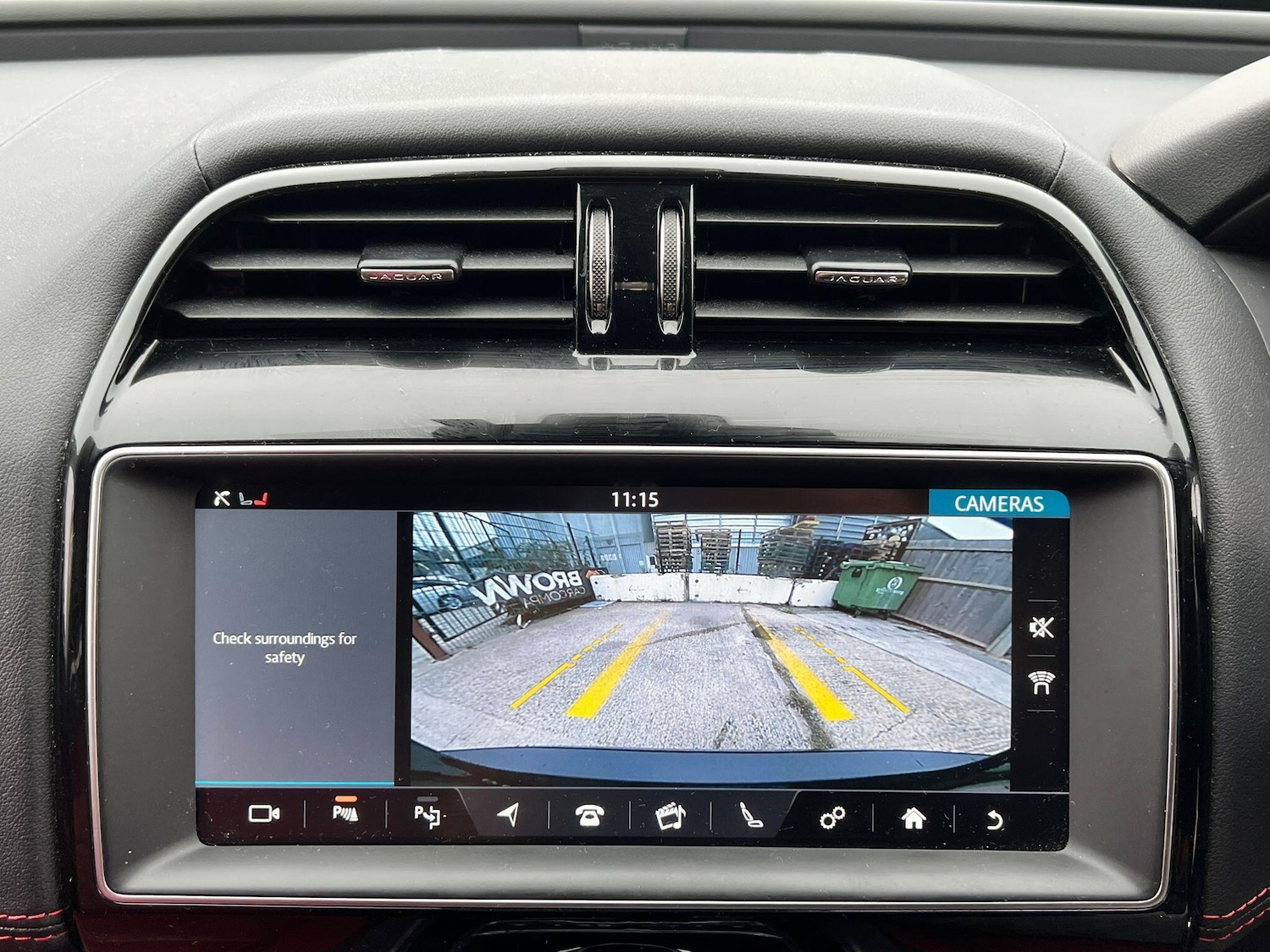 Used Jaguar XE 2018 for sale - 76270262: Photo 7