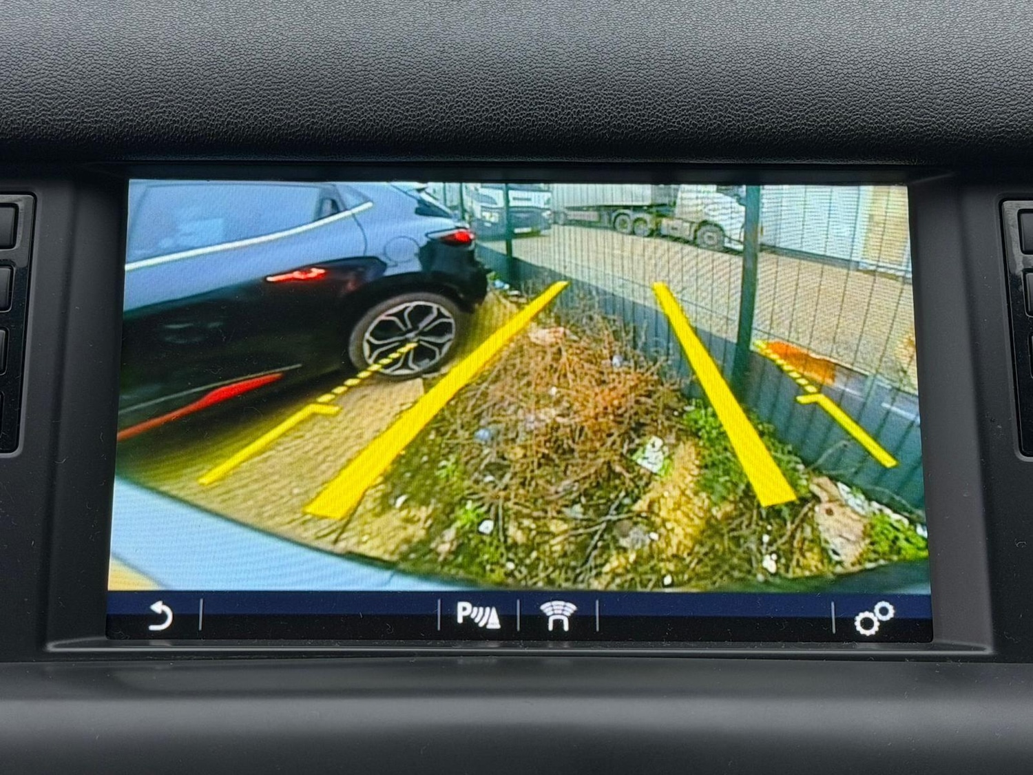 Used Land Rover Discovery Sport 2016 for sale - 77040768: Photo 9