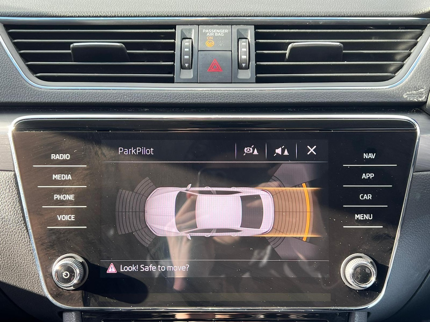 Used Skoda Superb 2020 for sale - 76989783: Photo 2