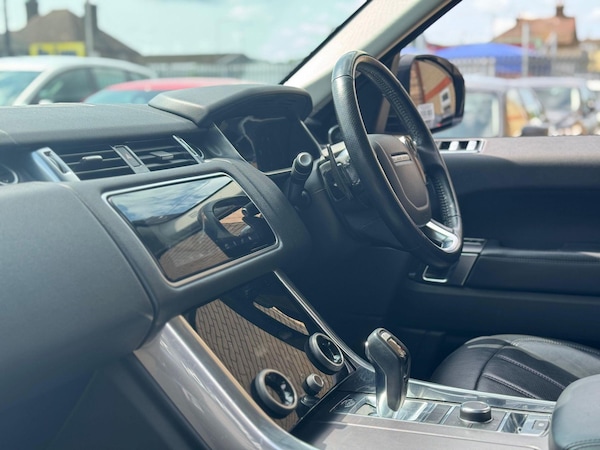 Used Land Rover Range Rover Sport 2018 for sale - 74899233: Photo 40