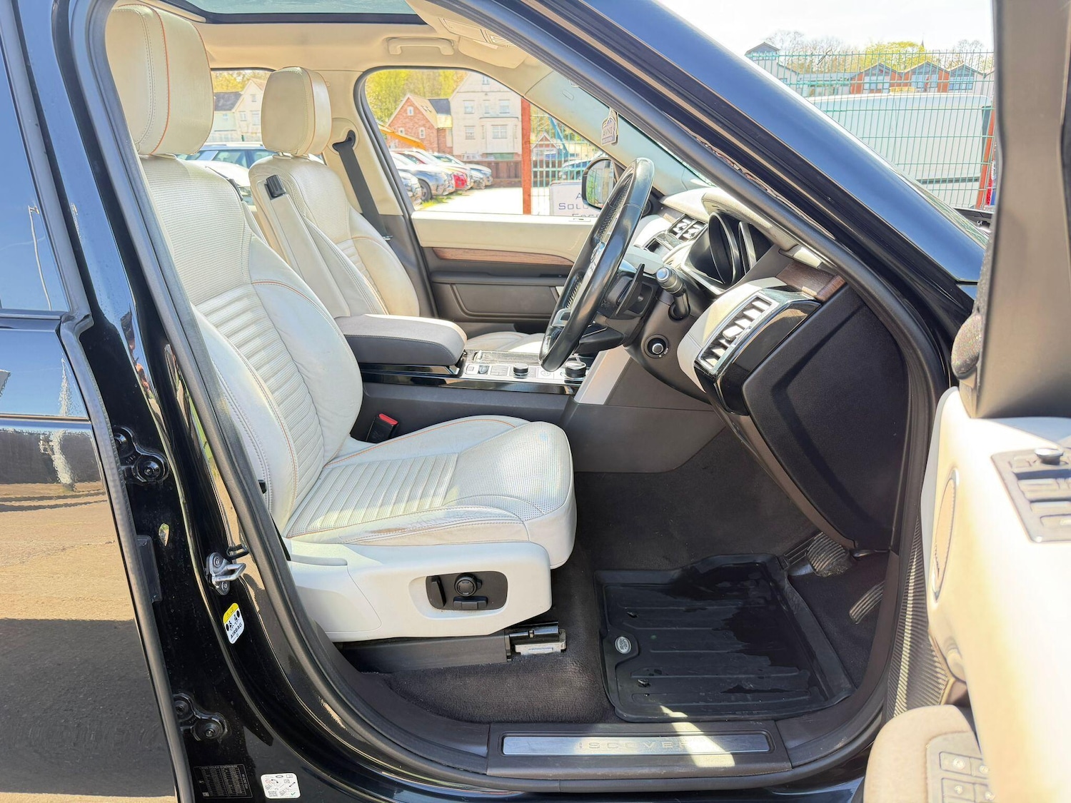 Used Land Rover Discovery 2017 for sale - 78148251: Photo 15