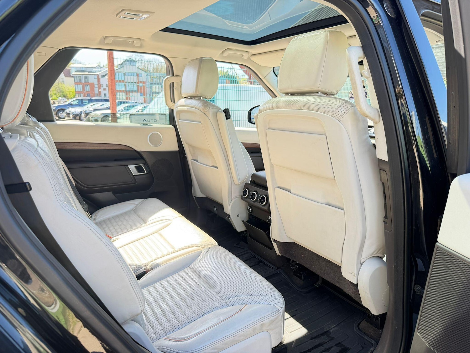 Used Land Rover Discovery 2017 for sale - 78148251: Photo 19